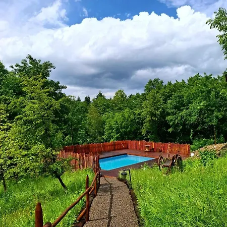 Osada Glebuczek - W Beskidach בקתה