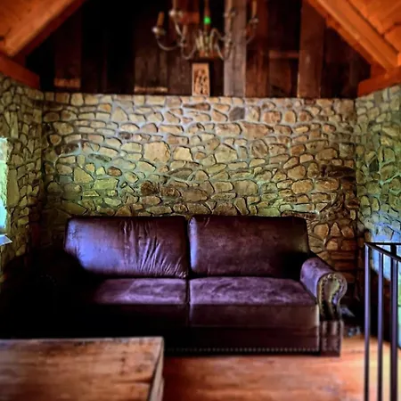 Osada Glebuczek - W Beskidach בקתה